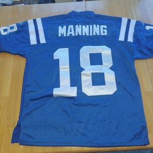 Indianapolis Colts Jersey
Size 48
Features No. 18